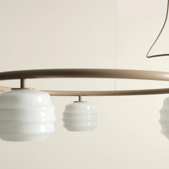 Okrągła lampa wisząca 5-płomienna w beżowym kolorze ze szklanymi kloszami PUFF 5 RING BEIGE