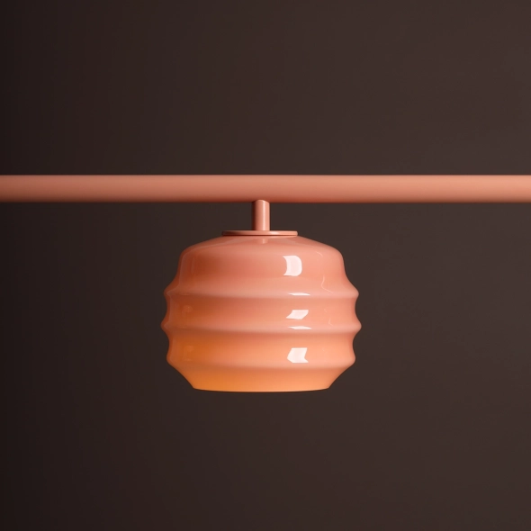 Trzypłomienna lampa wisząca w koralowym kolorze ze szklanymi kloszami PUFF GLAZE 3 CORAL