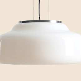 Sehr große Pendelleuchte aus weißem Opalglas BONBON II L ALMOND Design: Mikołaj Nicer (Nicer Design)